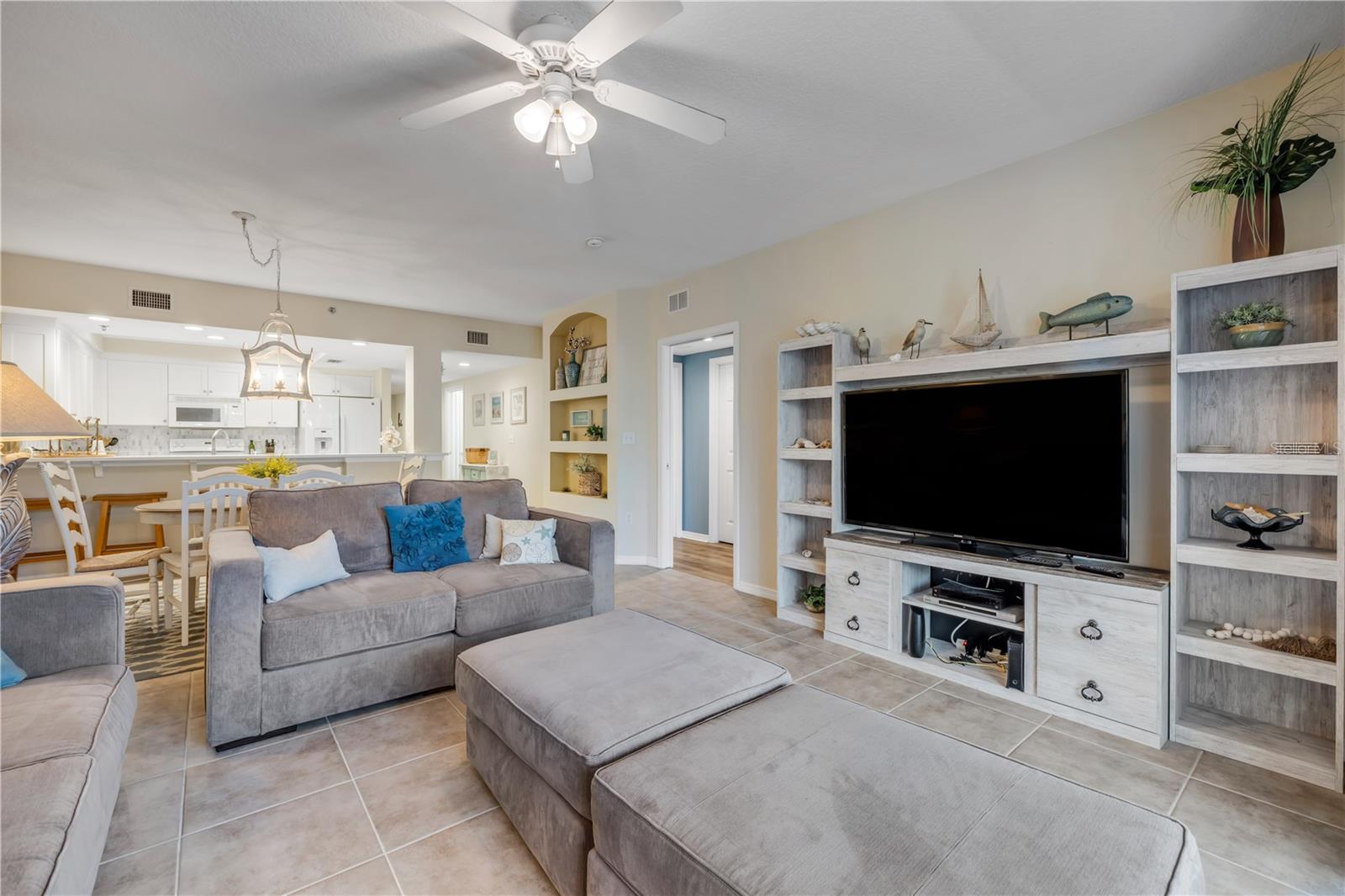 Image 17 of 74 For 5300 Atlantic Avenue 16-205