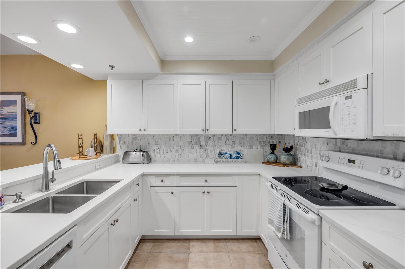 Image 2 of 74 For 5300 Atlantic Avenue 16-205