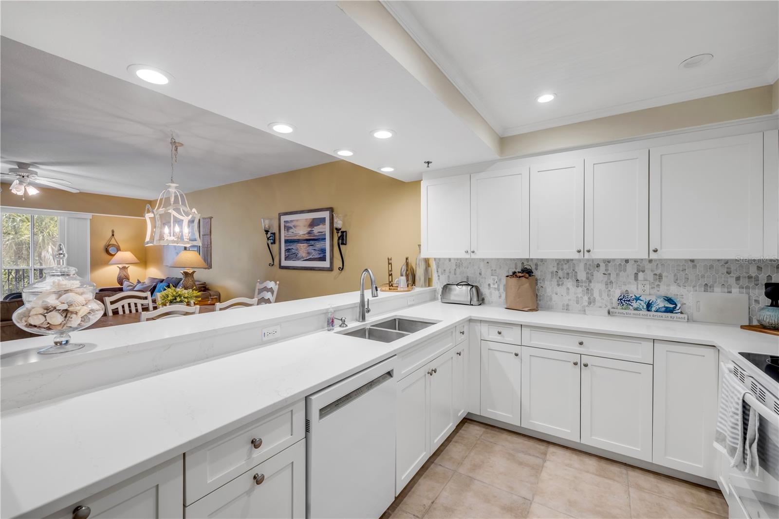 Image 3 of 74 For 5300 Atlantic Avenue 16-205