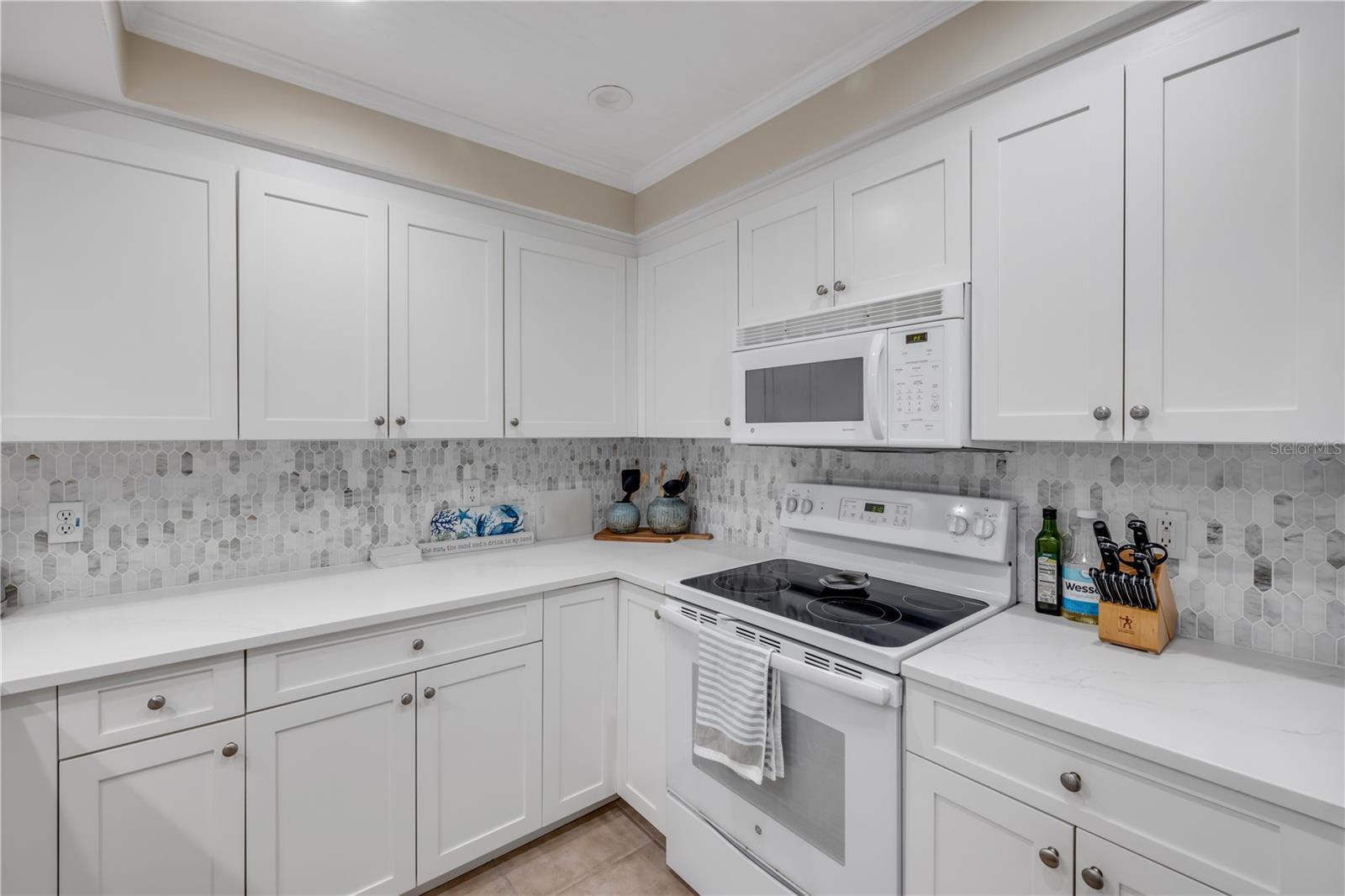 Image 4 of 74 For 5300 Atlantic Avenue 16-205