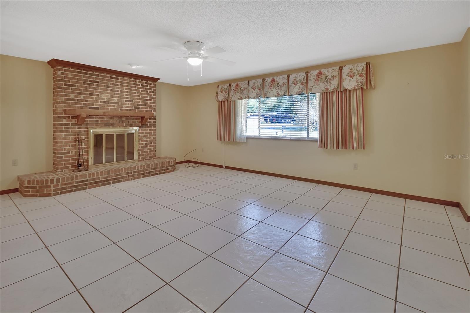 Image 5 of 32 For 1105 Burgoyne Road