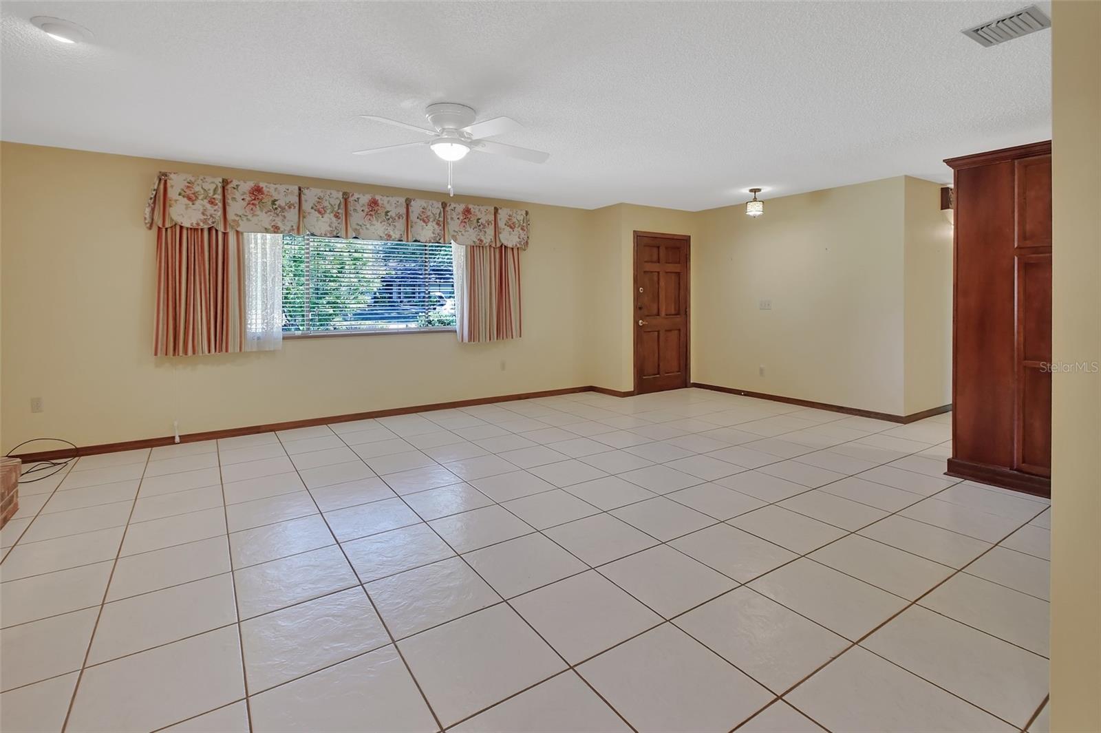 Image 6 of 32 For 1105 Burgoyne Road