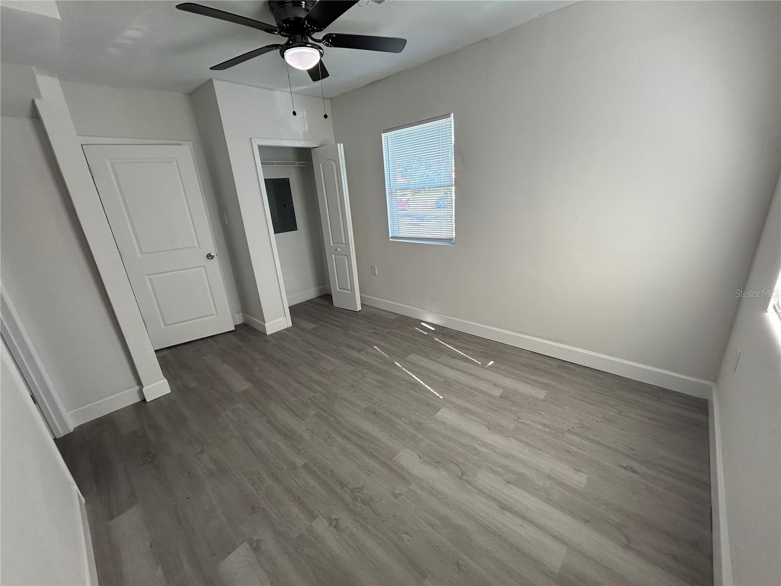Image 10 of 30 For 550 Ridgewood Avenue