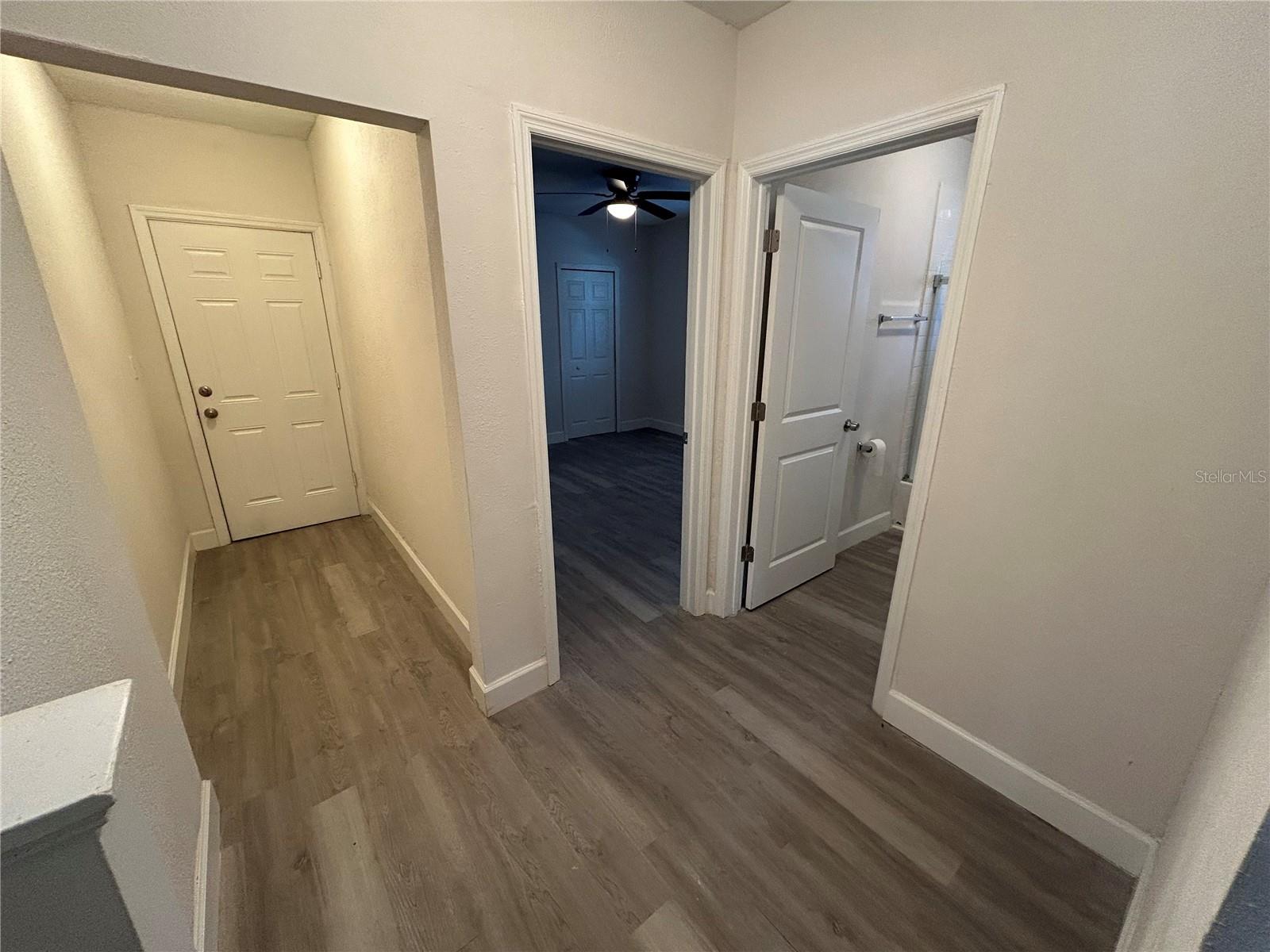 Image 13 of 30 For 550 Ridgewood Avenue