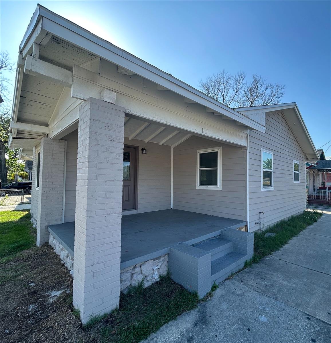 Image 2 of 30 For 550 Ridgewood Avenue