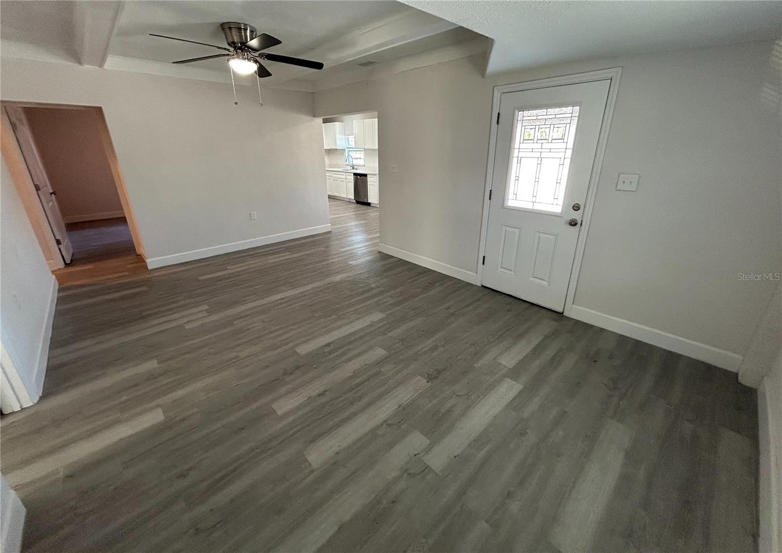 Image 6 of 30 For 550 Ridgewood Avenue