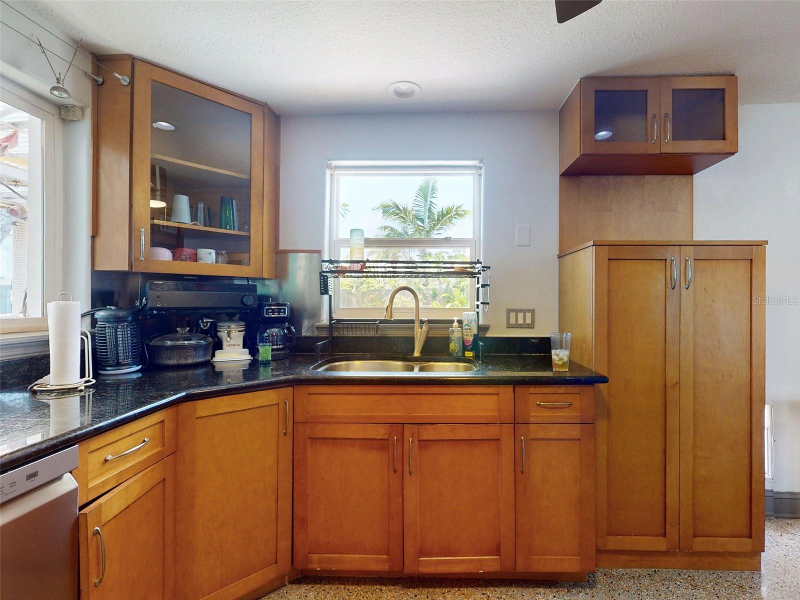 Image 13 of 78 For 650 Pine Street