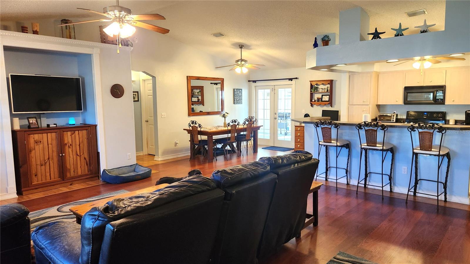 Image 4 of 23 For 2820 Tamarind Drive