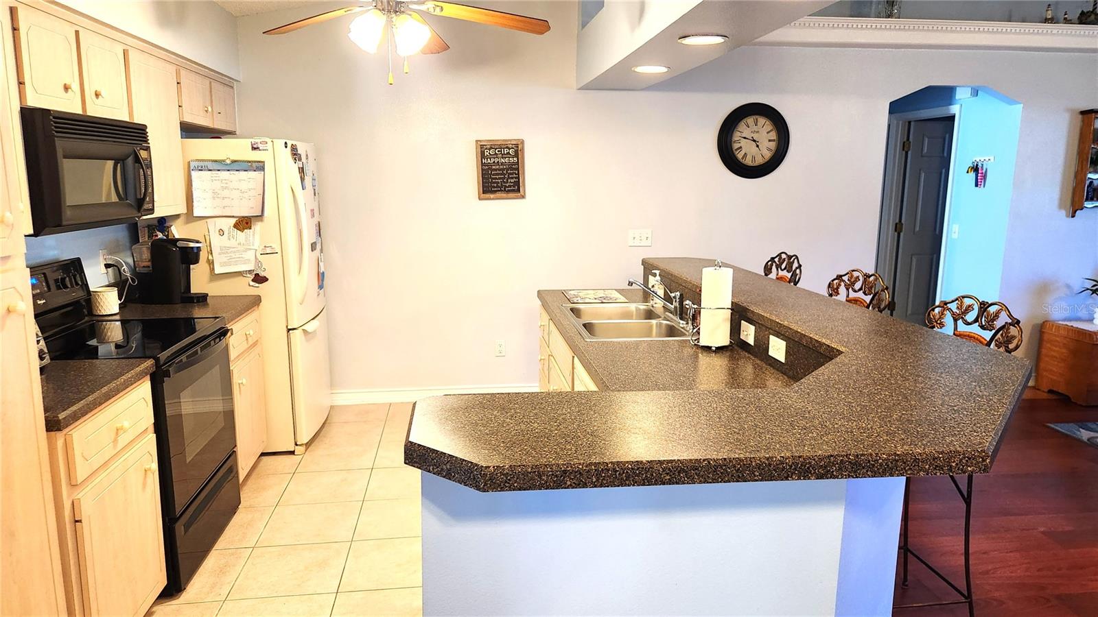 Image 5 of 23 For 2820 Tamarind Drive