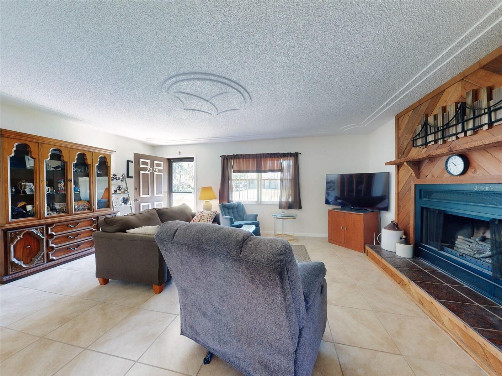 Image 15 of 75 For 2218 Orange Tree Drive