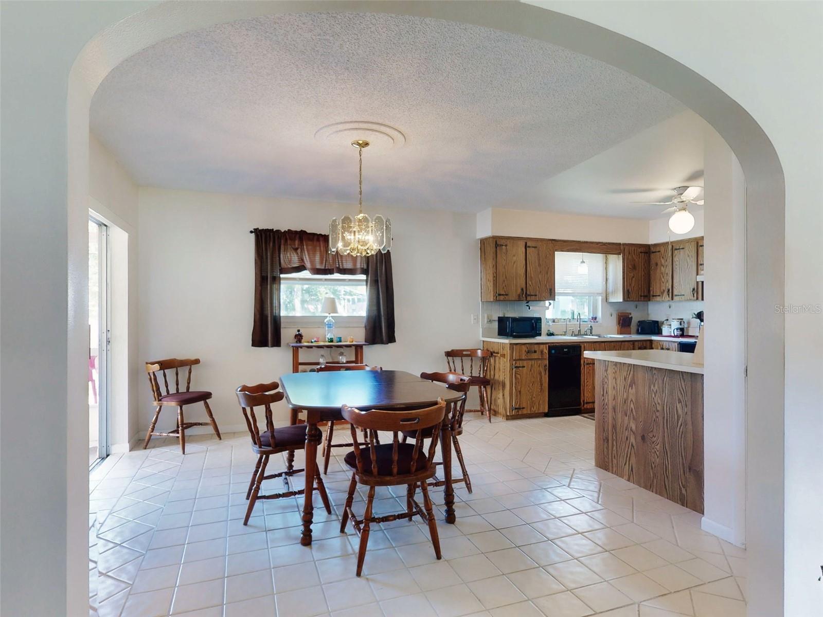 Image 19 of 75 For 2218 Orange Tree Drive