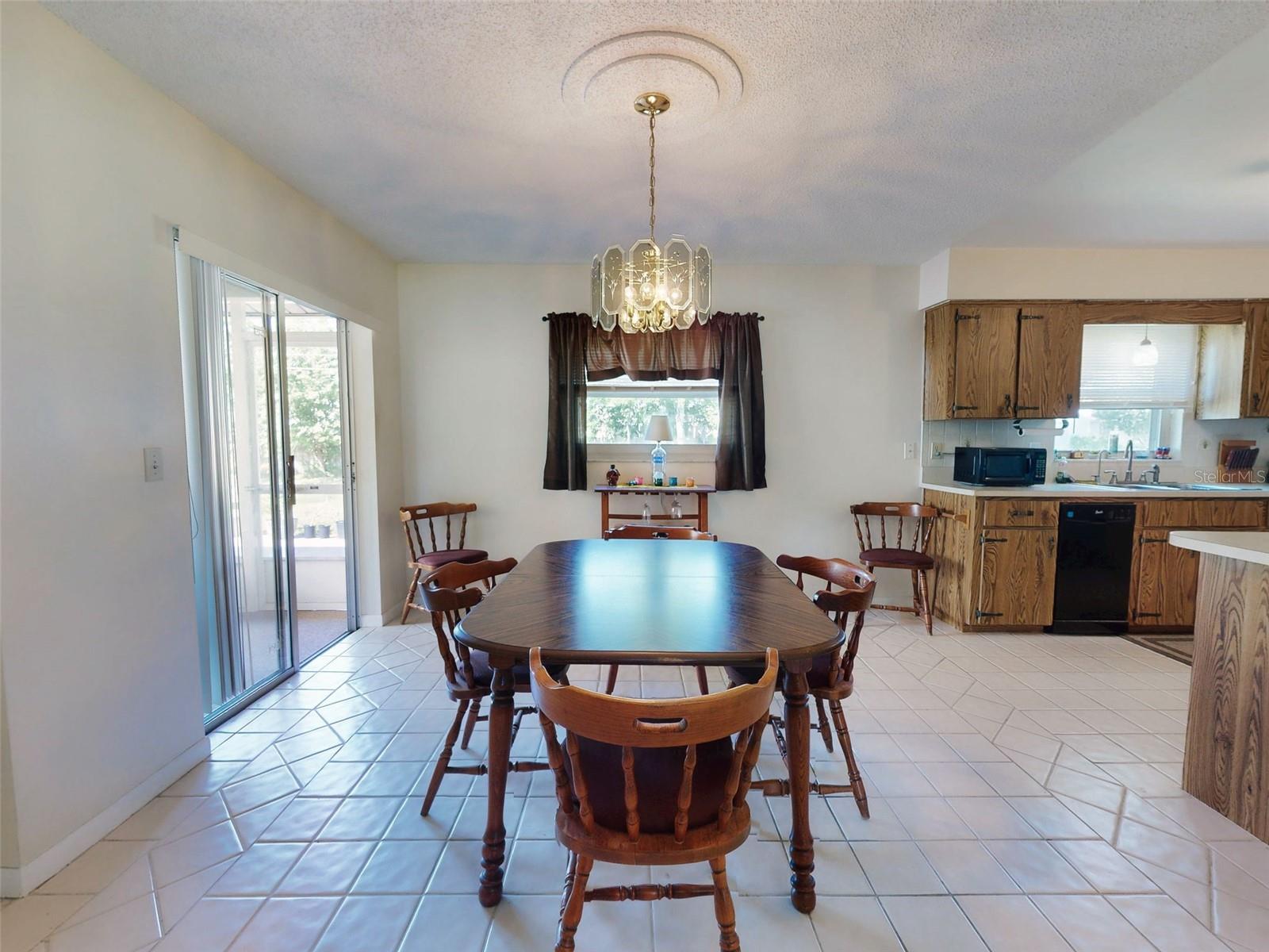 Image 20 of 75 For 2218 Orange Tree Drive