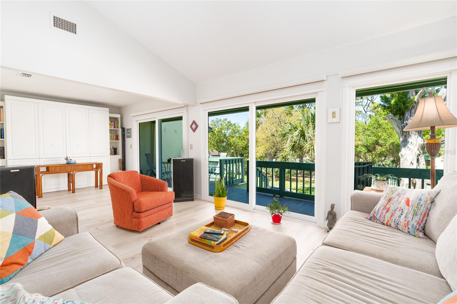 Image 11 of 47 For 189 Club House Boulevard 189