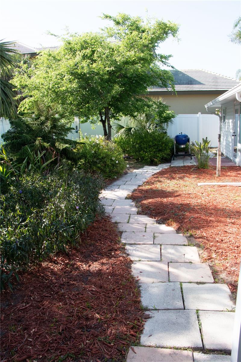 Image 16 of 35 For 3732 Cardinal Boulevard