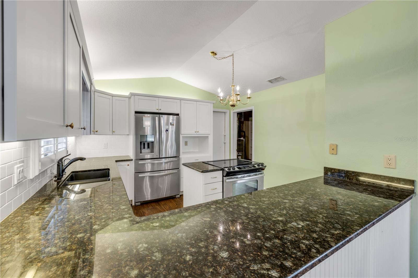 Image 10 of 42 For 606 Saint Andrews Boulevard