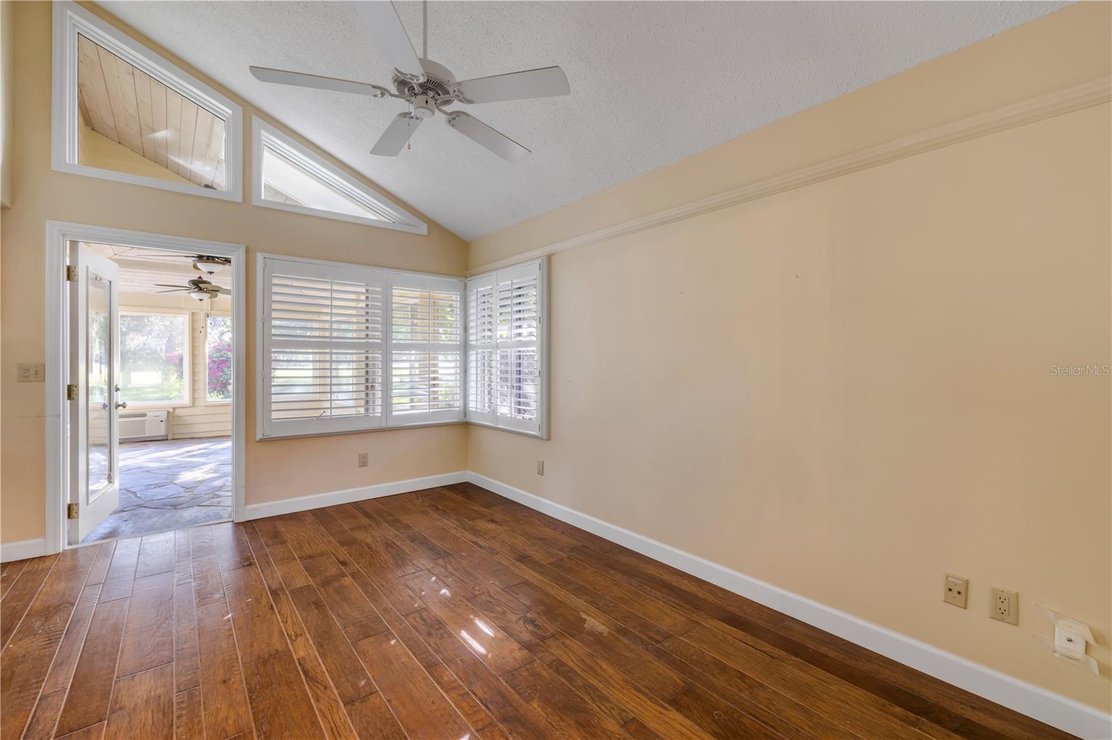 Image 13 of 42 For 606 Saint Andrews Boulevard