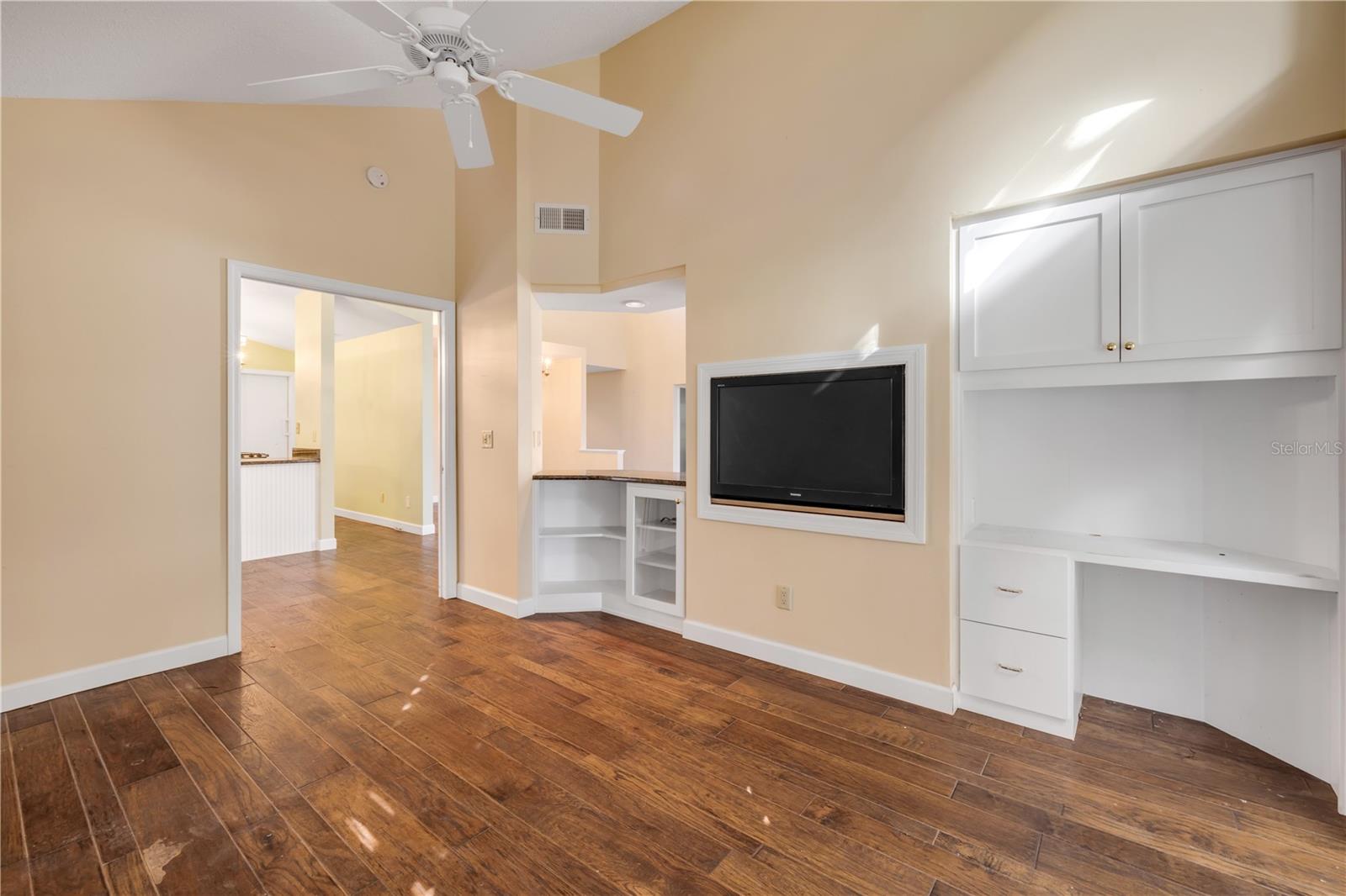 Image 14 of 42 For 606 Saint Andrews Boulevard