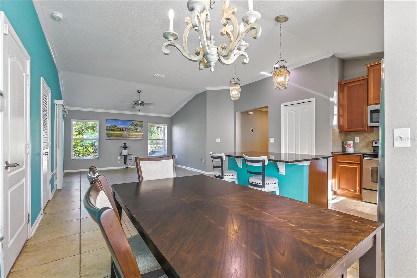 Image 8 of 44 For 3328 Marsili Avenue