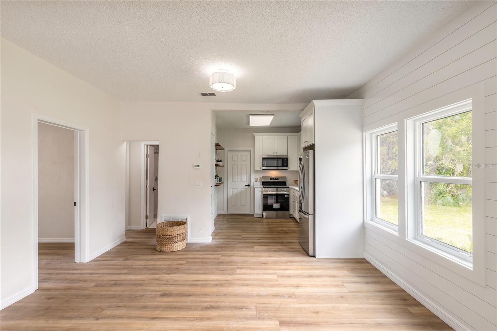 Image 11 of 40 For 306 Sheldon Street