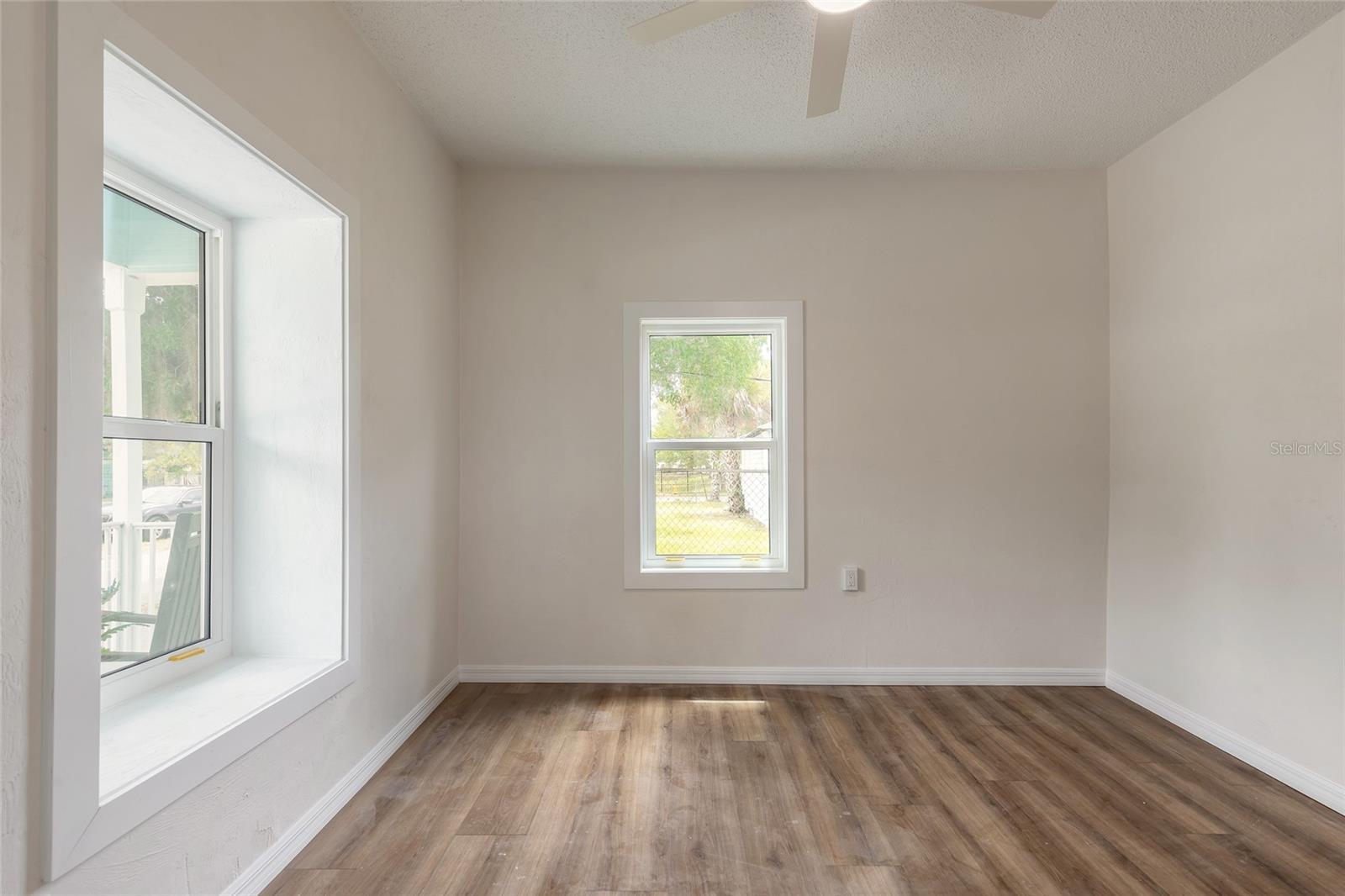 Image 12 of 40 For 306 Sheldon Street