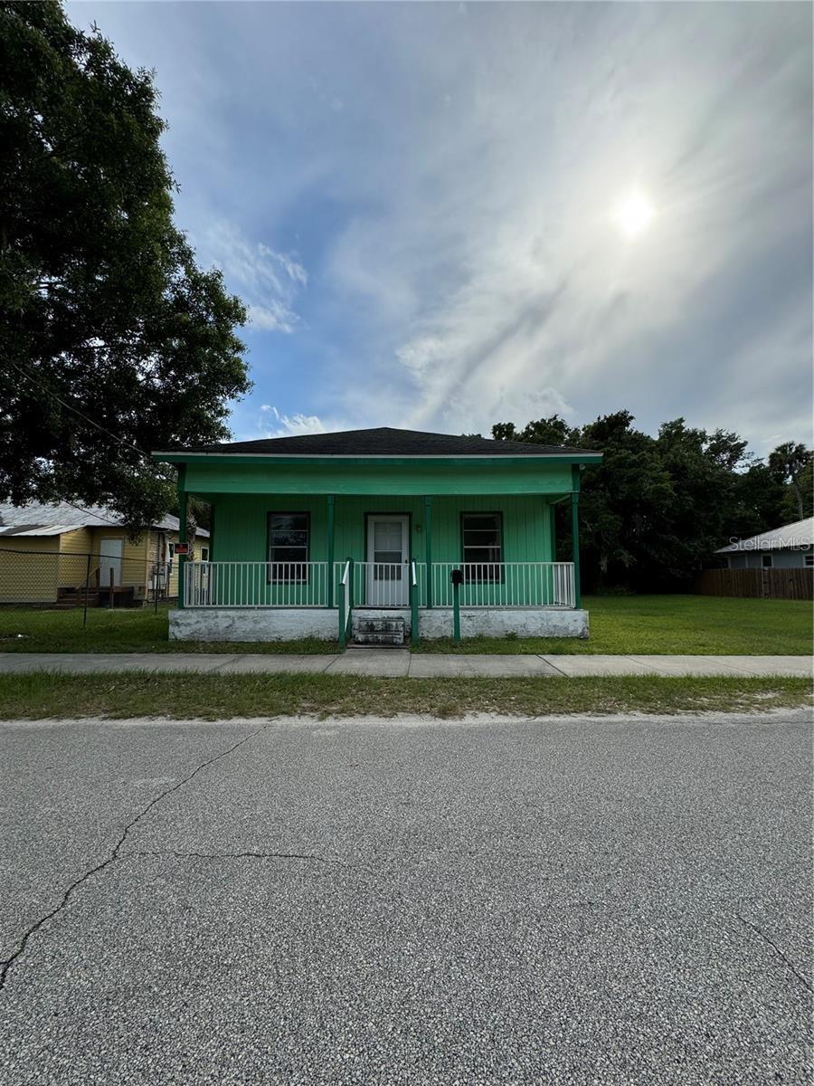 Image 3 of 9 For 306 Sheldon Street