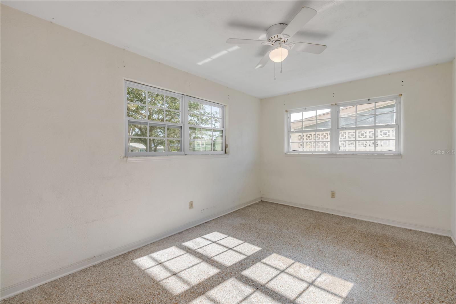 Image 12 of 19 For 915 2nd Avenue