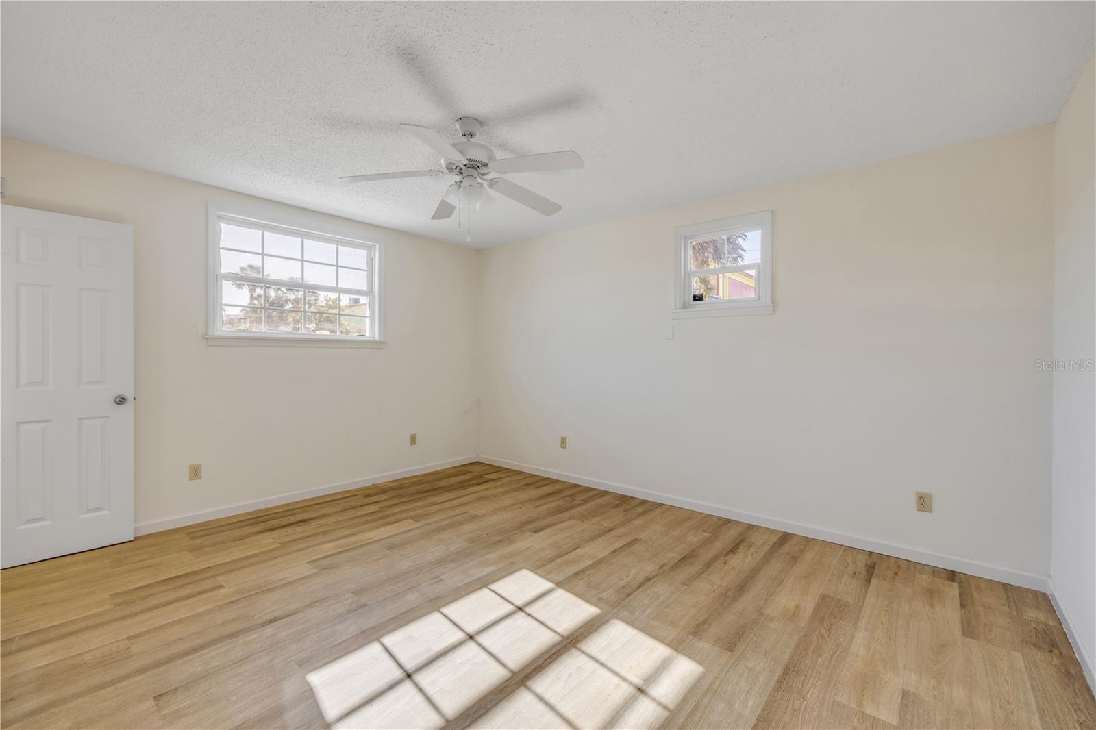 Image 15 of 19 For 915 2nd Avenue