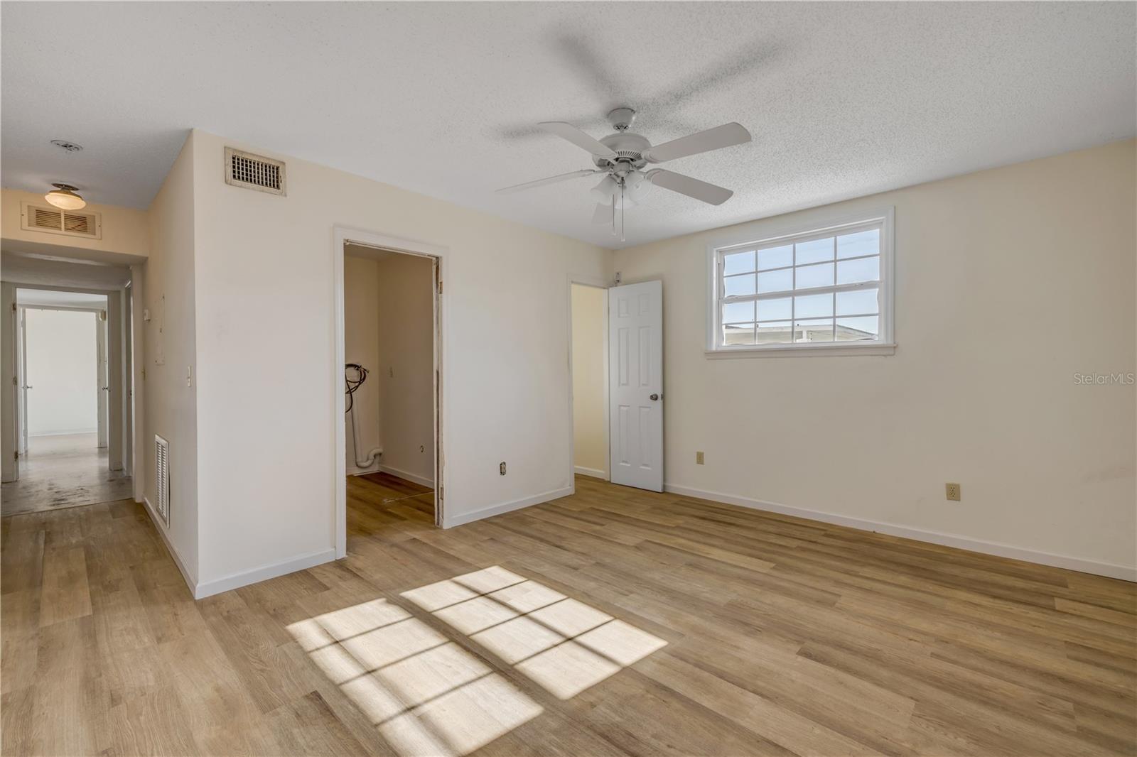 Image 16 of 19 For 915 2nd Avenue