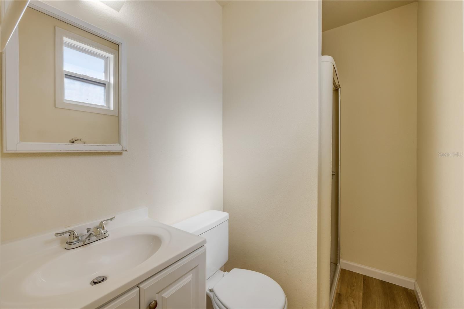 Image 17 of 19 For 915 2nd Avenue