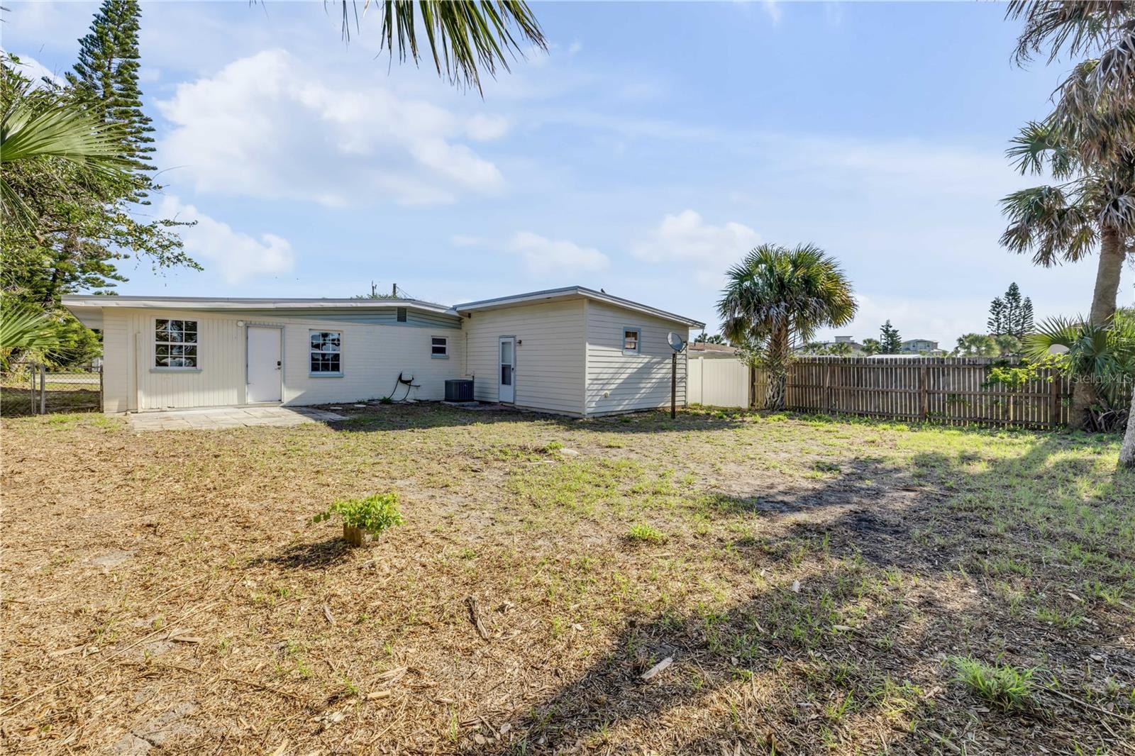 Image 18 of 19 For 915 2nd Avenue