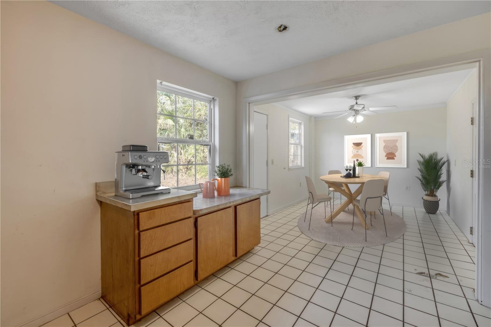 Image 4 of 19 For 915 2nd Avenue