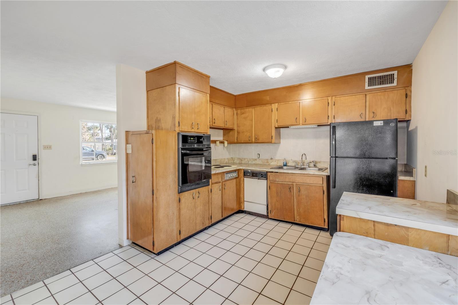 Image 8 of 19 For 915 2nd Avenue