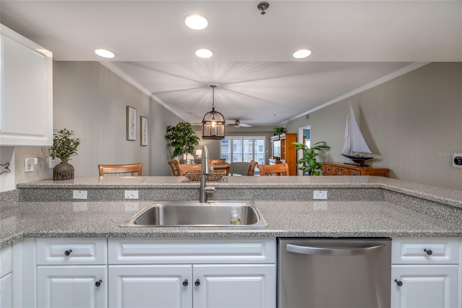 Image 14 of 49 For 5300 Atlantic Avenue 8-304
