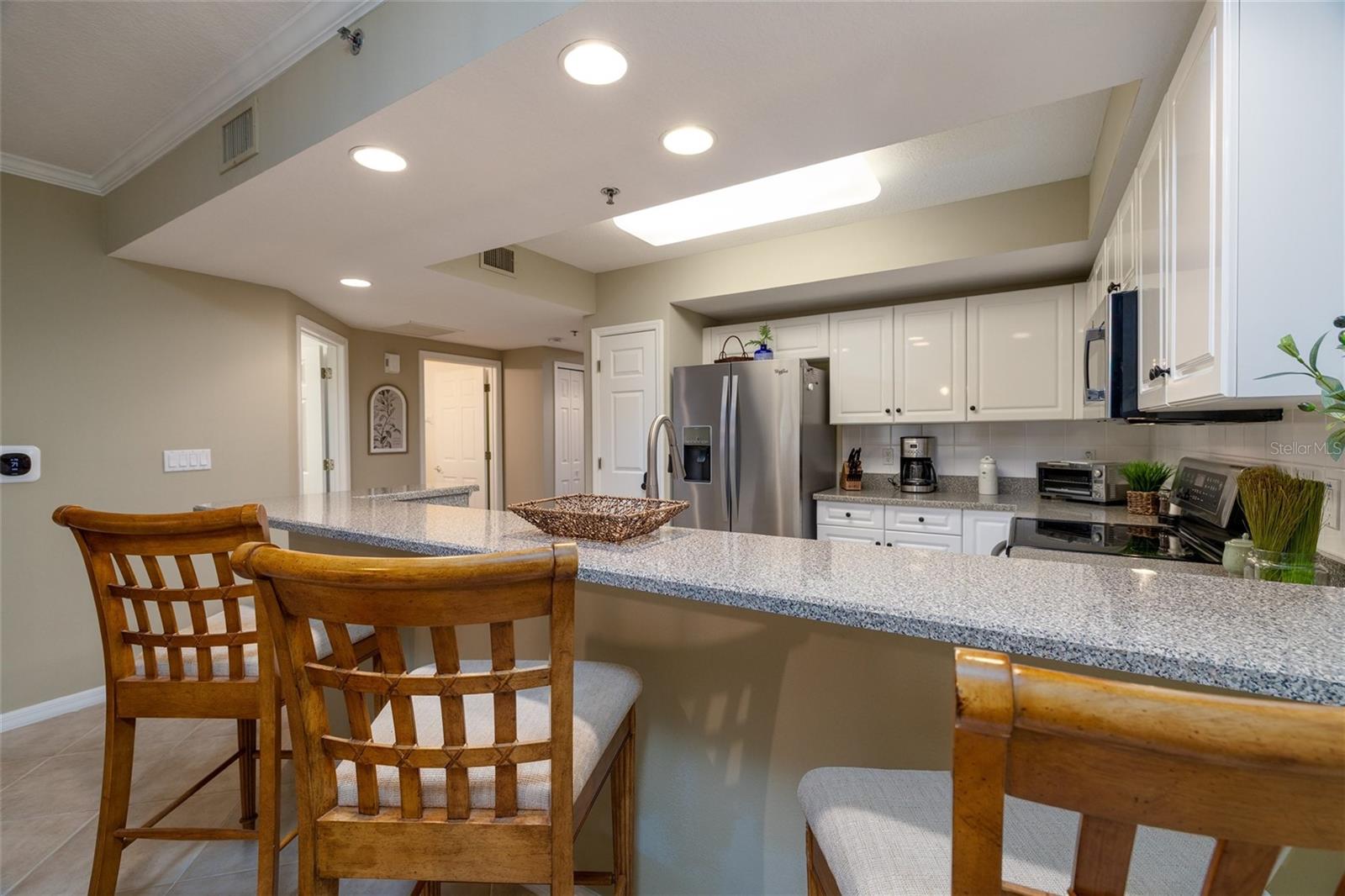 Image 15 of 49 For 5300 Atlantic Avenue 8-304