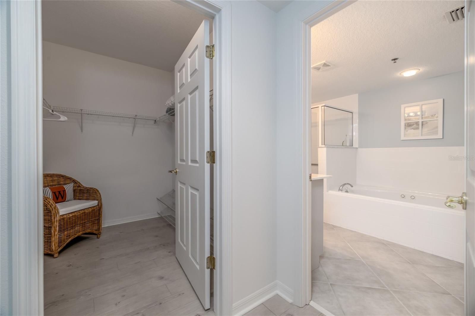 Image 17 of 49 For 5300 Atlantic Avenue 8-304
