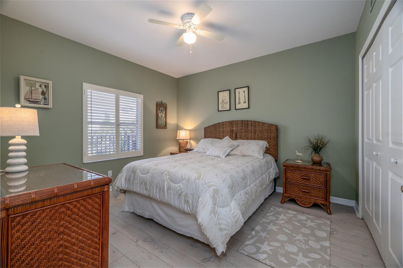 Image 20 of 49 For 5300 Atlantic Avenue 8-304