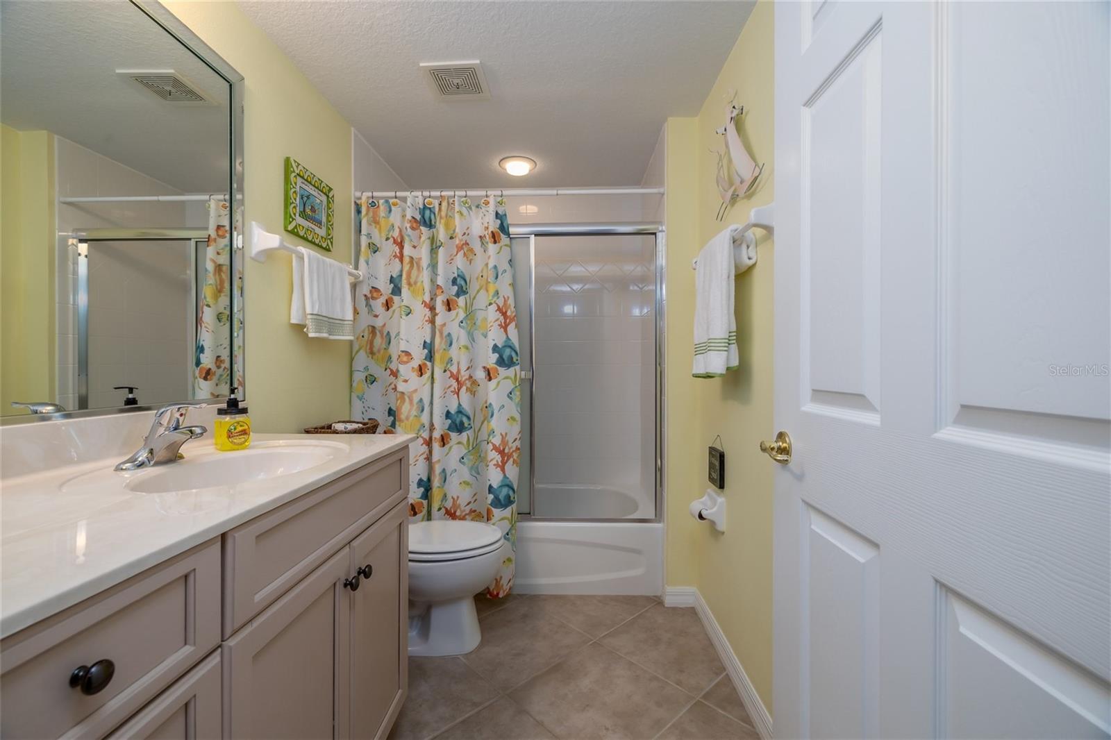 Image 21 of 49 For 5300 Atlantic Avenue 8-304