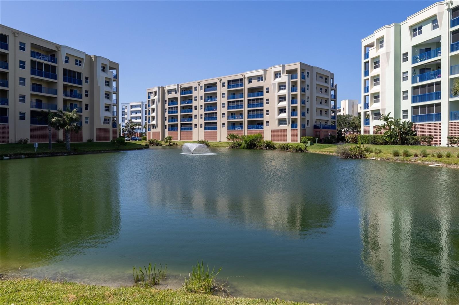 Image 31 of 49 For 5300 Atlantic Avenue 8-304