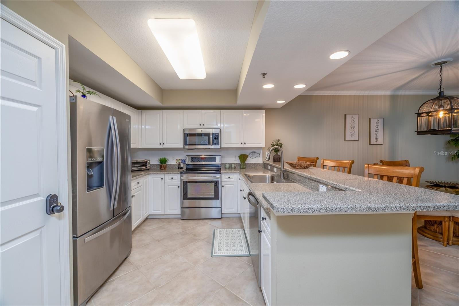 Image 4 of 49 For 5300 Atlantic Avenue 8-304