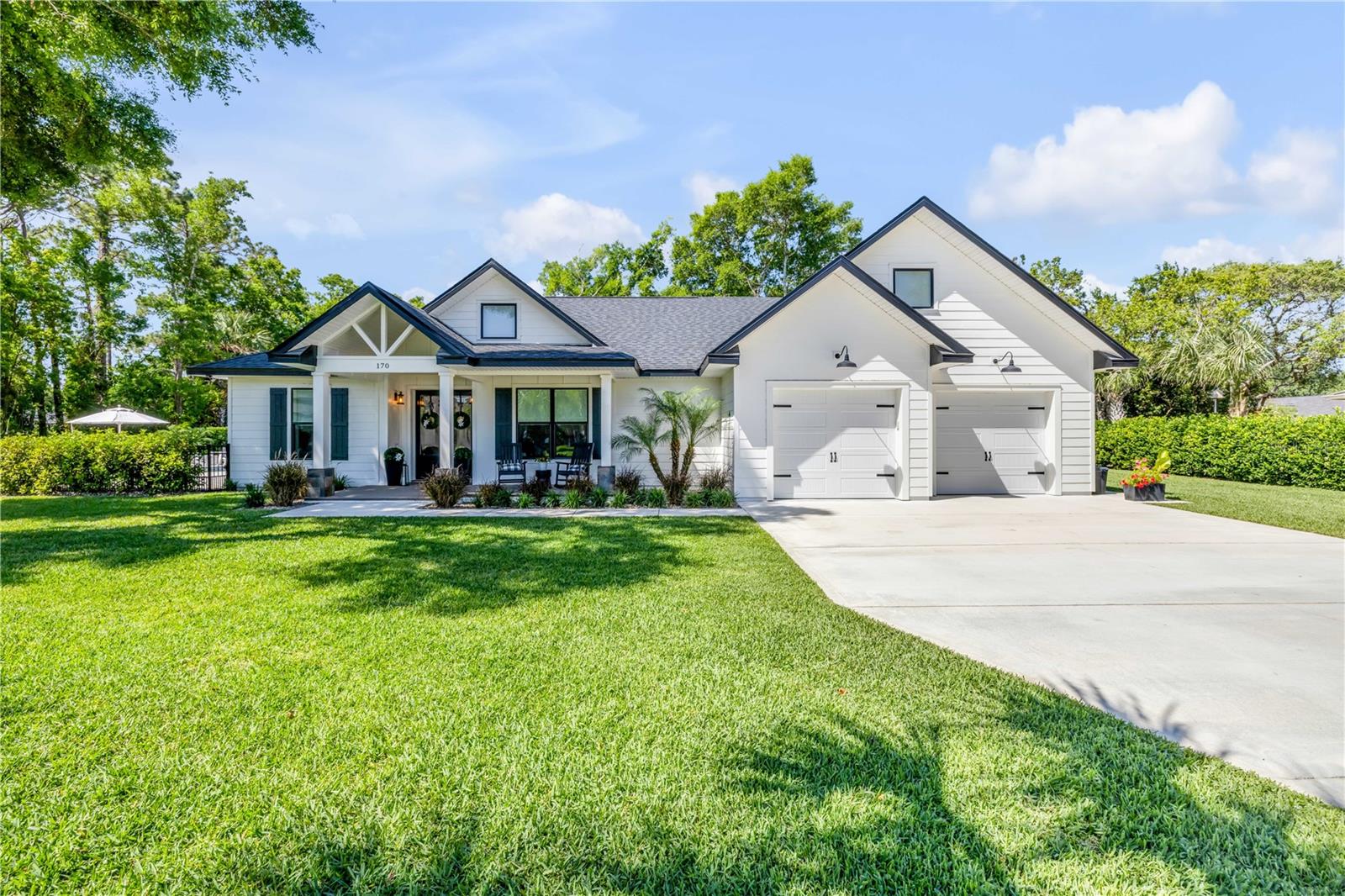 Image 11 of 95 For 170 Live Oak Court