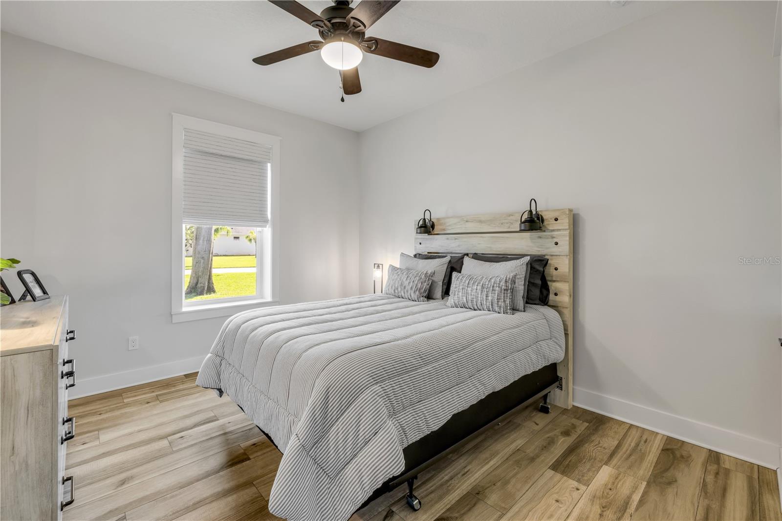 Image 45 of 95 For 170 Live Oak Court
