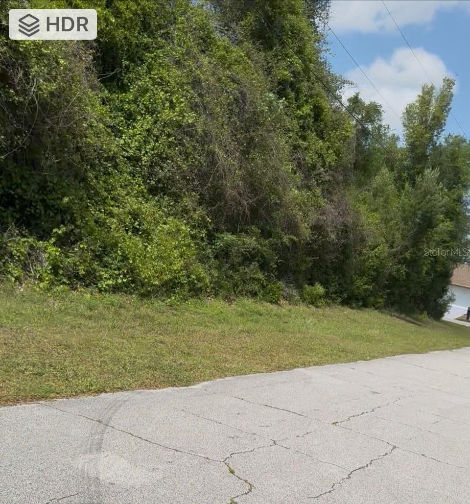 Listing Details for 112 Claymore Street, DELTONA, FL 32725