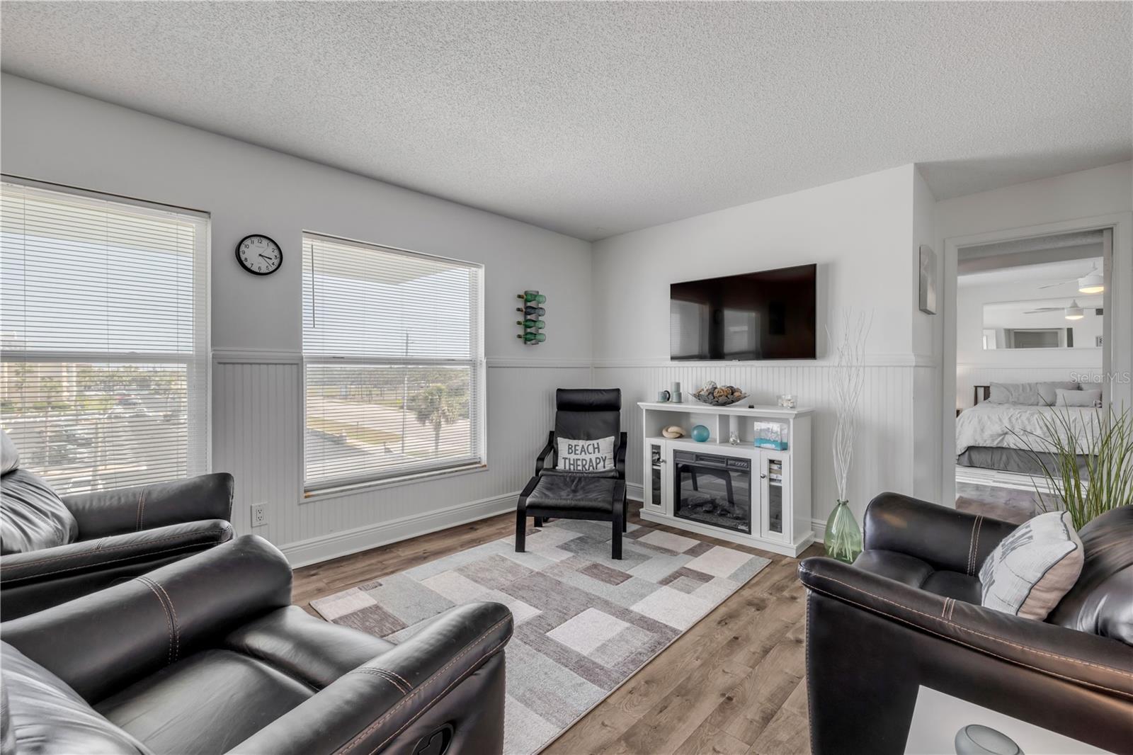 Image 10 of 35 For 4153 Atlantic Avenue 415