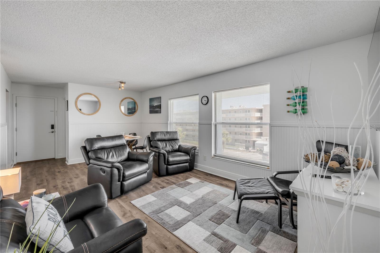 Image 12 of 35 For 4153 Atlantic Avenue 415