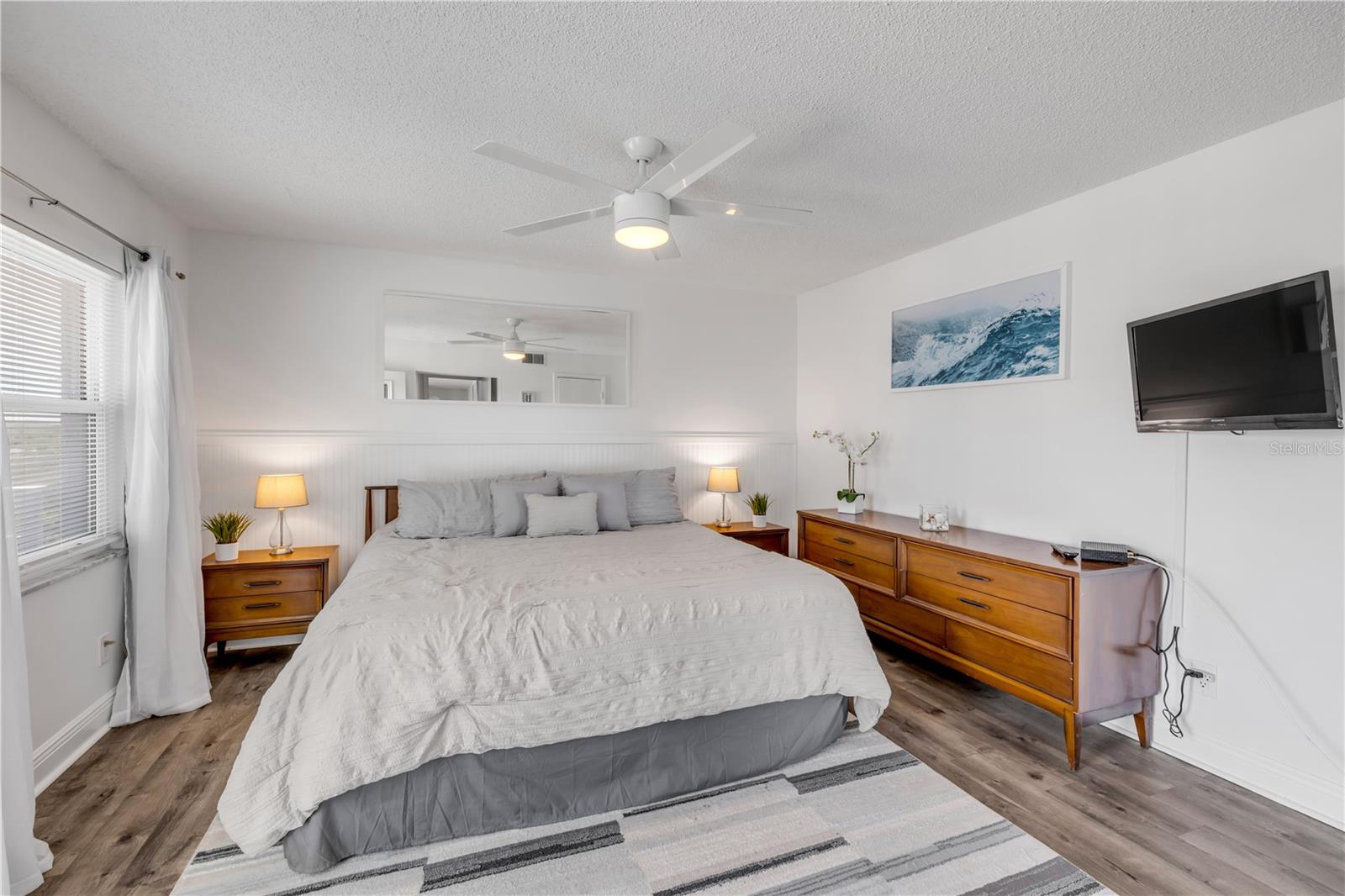 Image 14 of 35 For 4153 Atlantic Avenue 415