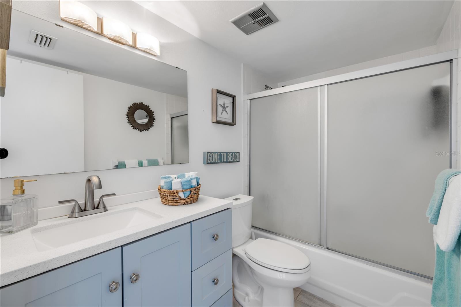 Image 18 of 35 For 4153 Atlantic Avenue 415