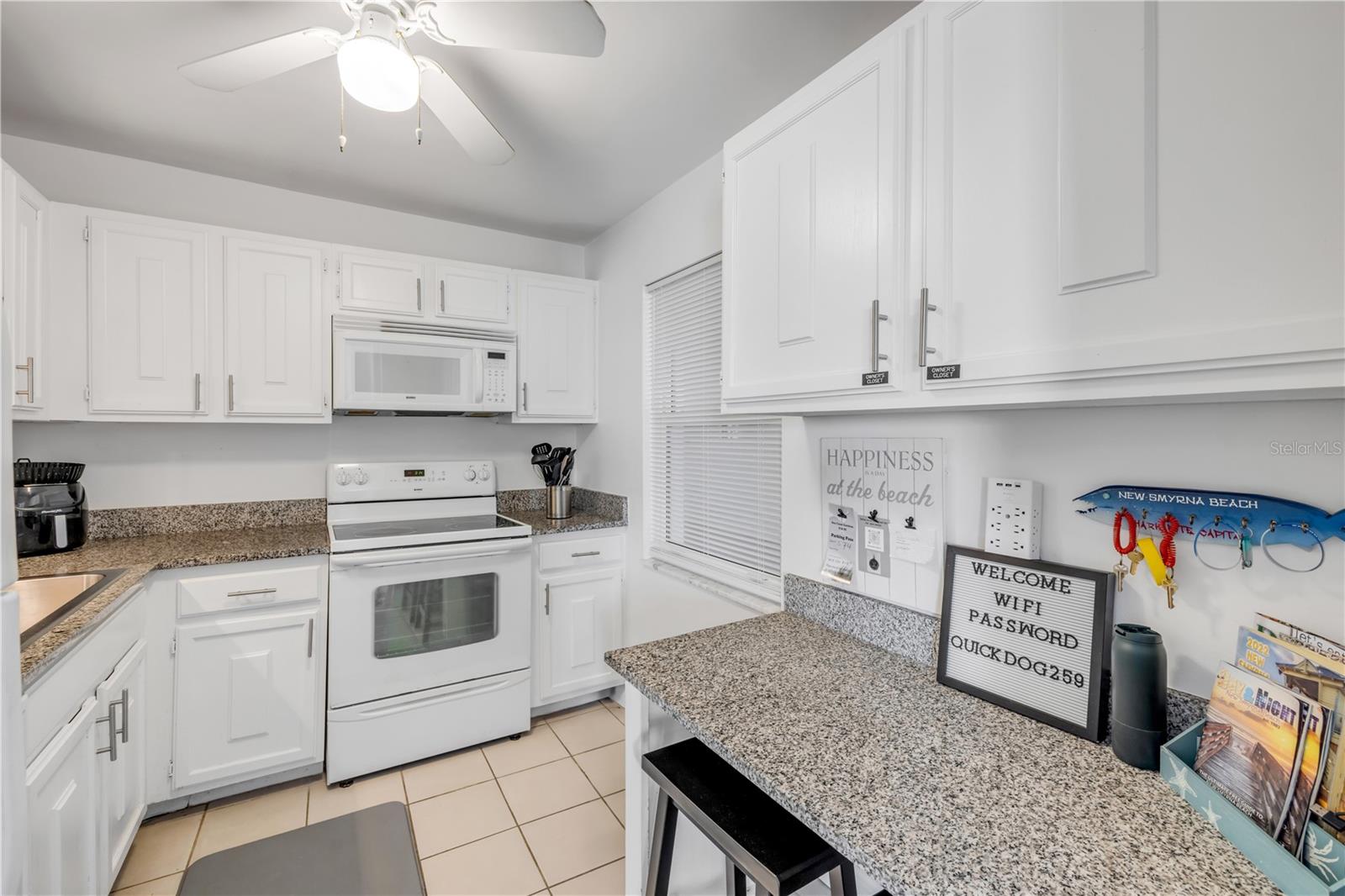 Image 2 of 35 For 4153 Atlantic Avenue 415