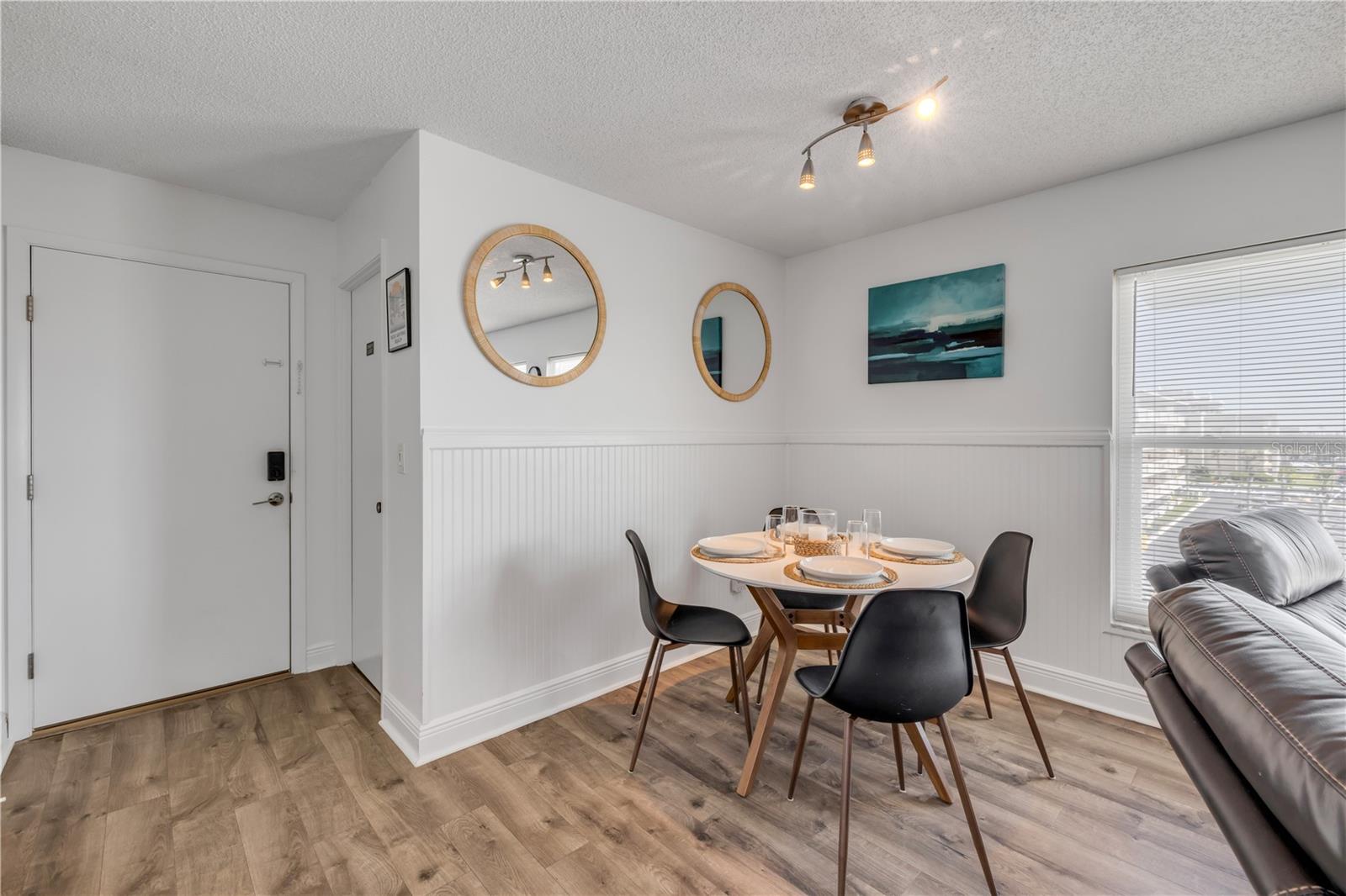 Image 8 of 35 For 4153 Atlantic Avenue 415