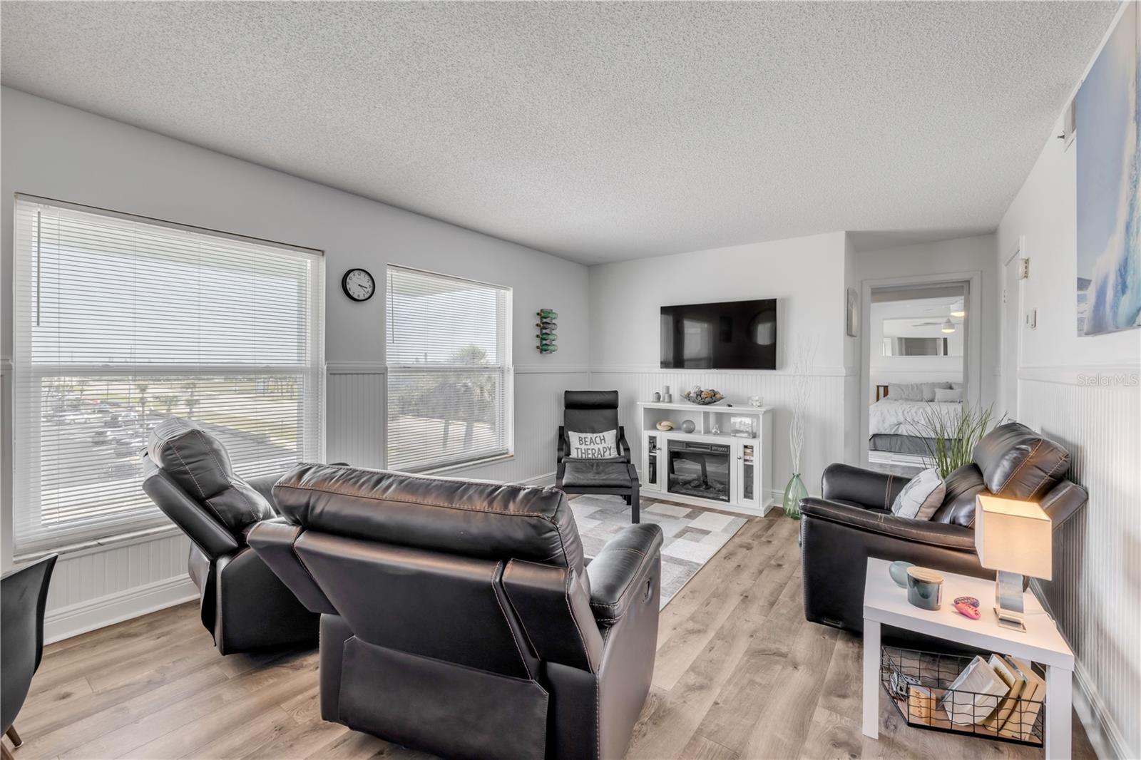 Image 9 of 35 For 4153 Atlantic Avenue 415