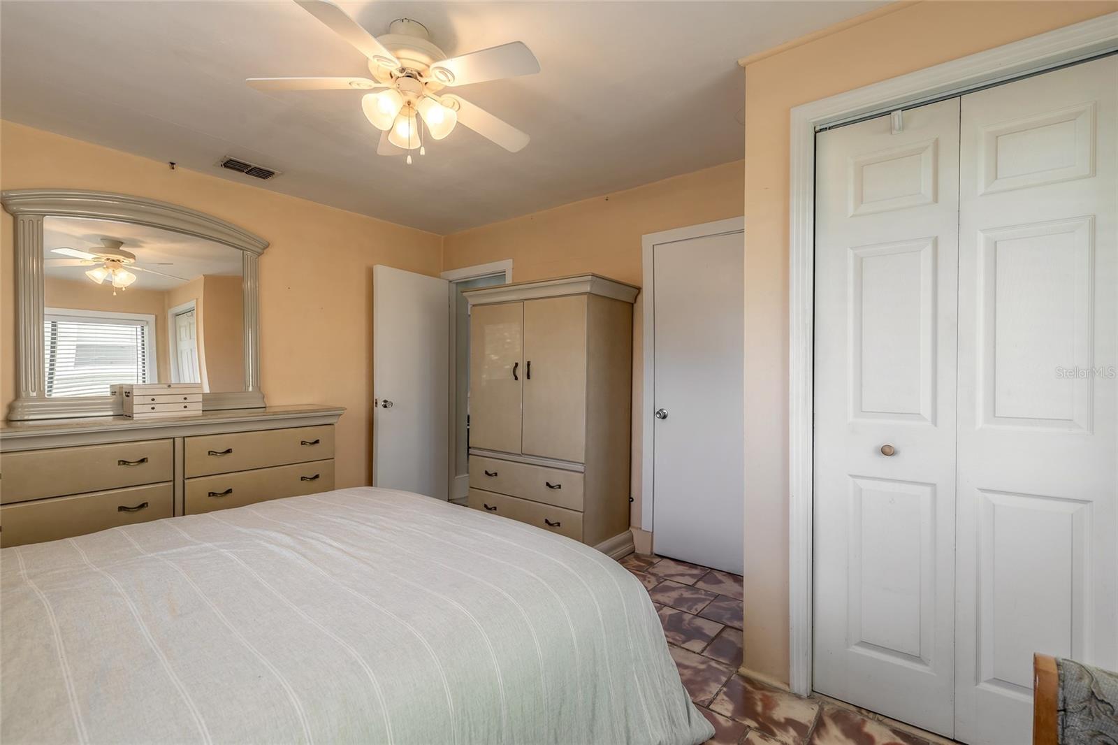 Image 7 of 41 For 208 Crawford Road